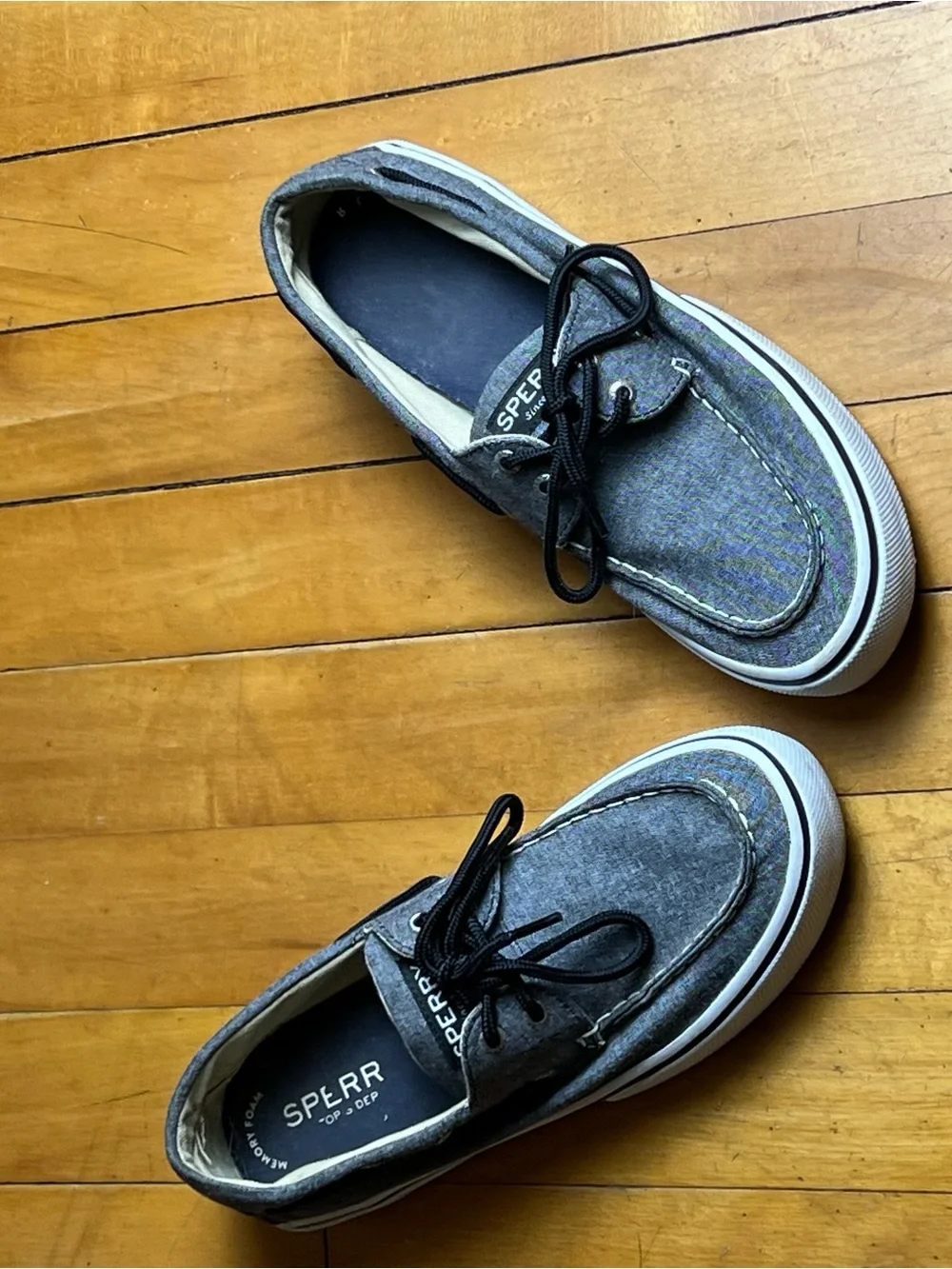 Men's Low-Top Lace-Up Sperry shoes in Grey